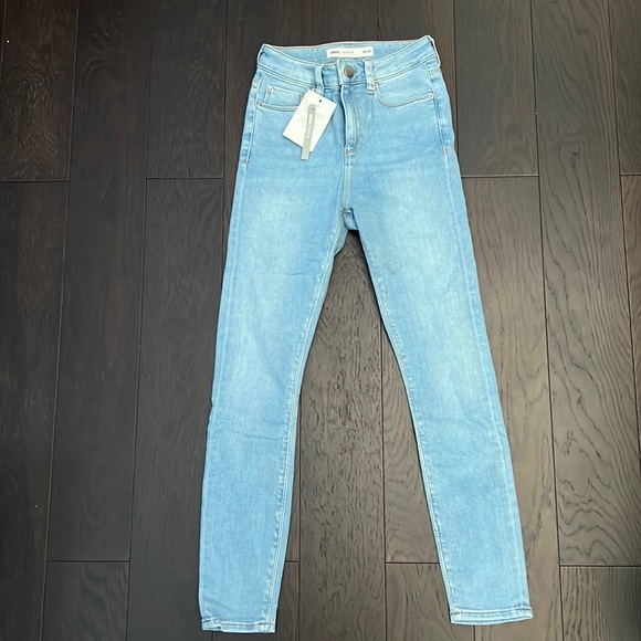 ASOS Ridley High Waist Skinny Jeans in Lily Pretty Blue - Pretty blue / W25 L30 - Picture 1 of 3
